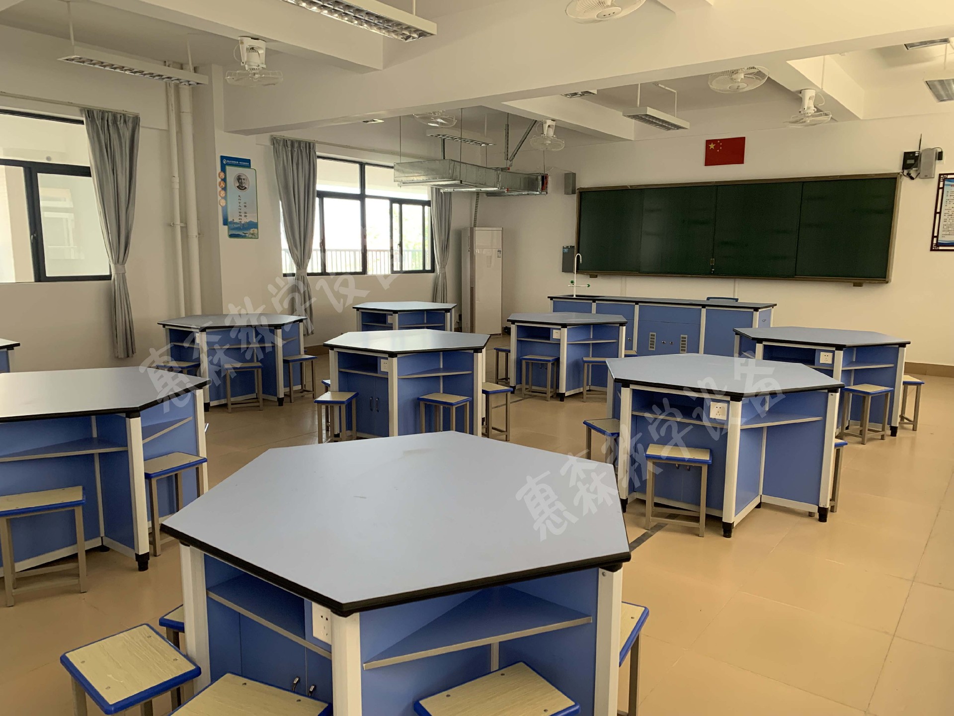 六角科學實驗室