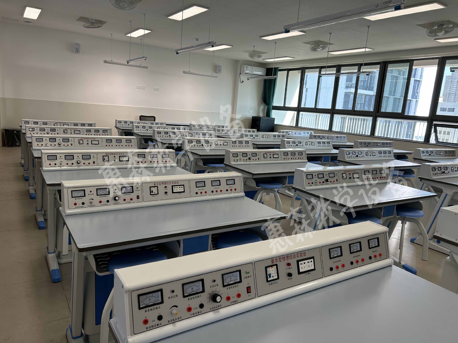 物理電學實驗室
